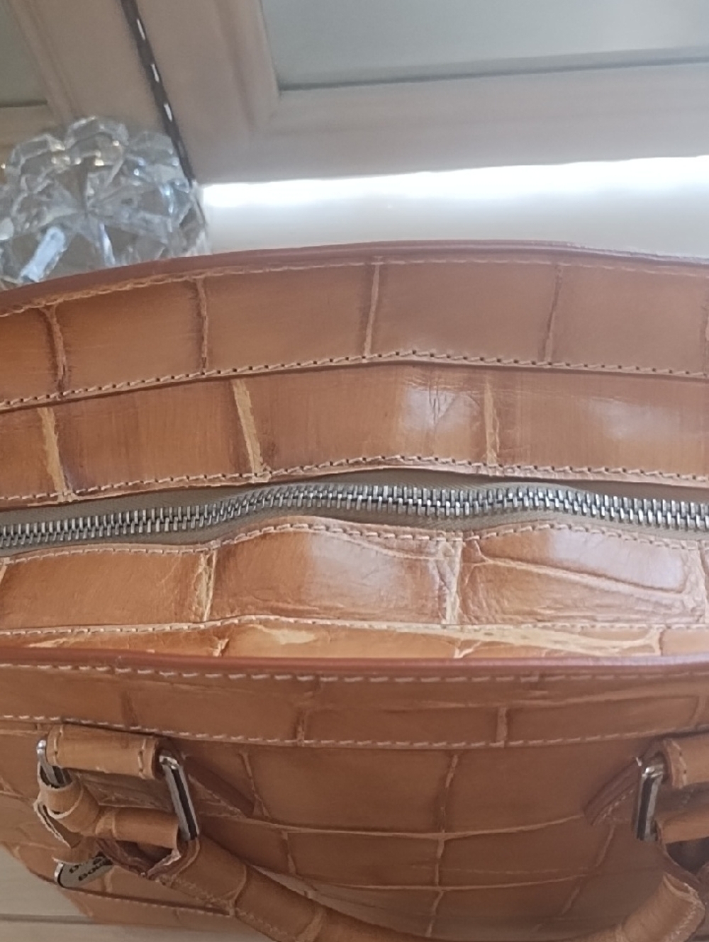 Tan Dooney and Bourke handbag - Picture 7 of 7